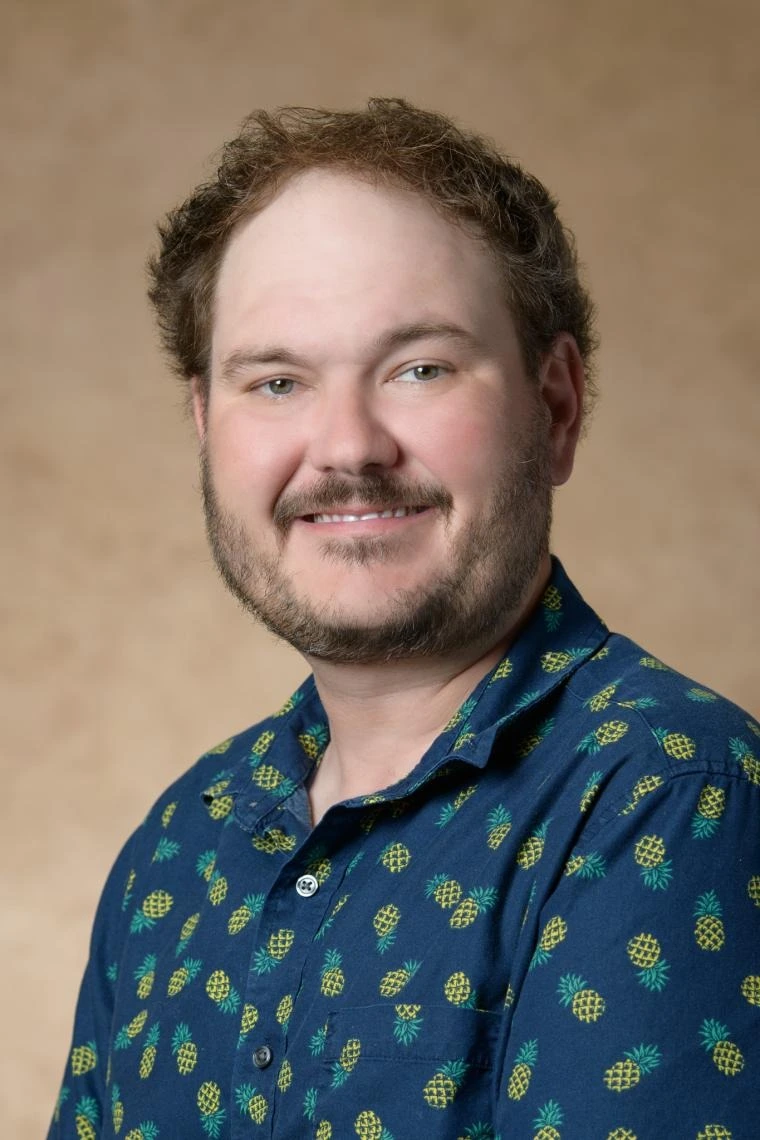 Kameron Eghtesadi